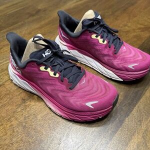 Hoka Shoes Womens Size 9.5B Pink Fuchsia  Arahi 6 Performance Running Sneakers